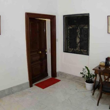 Beautiful Apartment Next To Piazza Di Spagna Рим Экстерьер фото