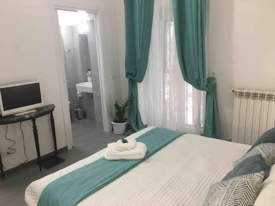 Beautiful Apartment Next To Piazza Di Spagna Рим Экстерьер фото