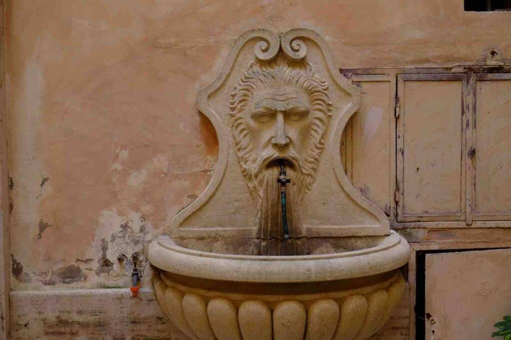 Beautiful Apartment Next To Piazza Di Spagna Рим Экстерьер фото